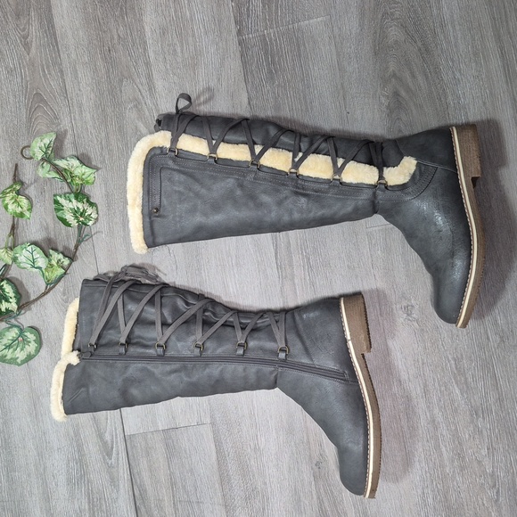 Dream Pairs Gray Faux Fur Lace-Up Winter Boots - Picture 1 of 14